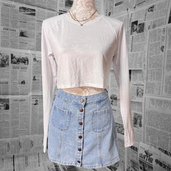 Gymshark White Long Sleeve Crop Top Open Back Logo Print Athleisure Active S - Picture 1 of 5